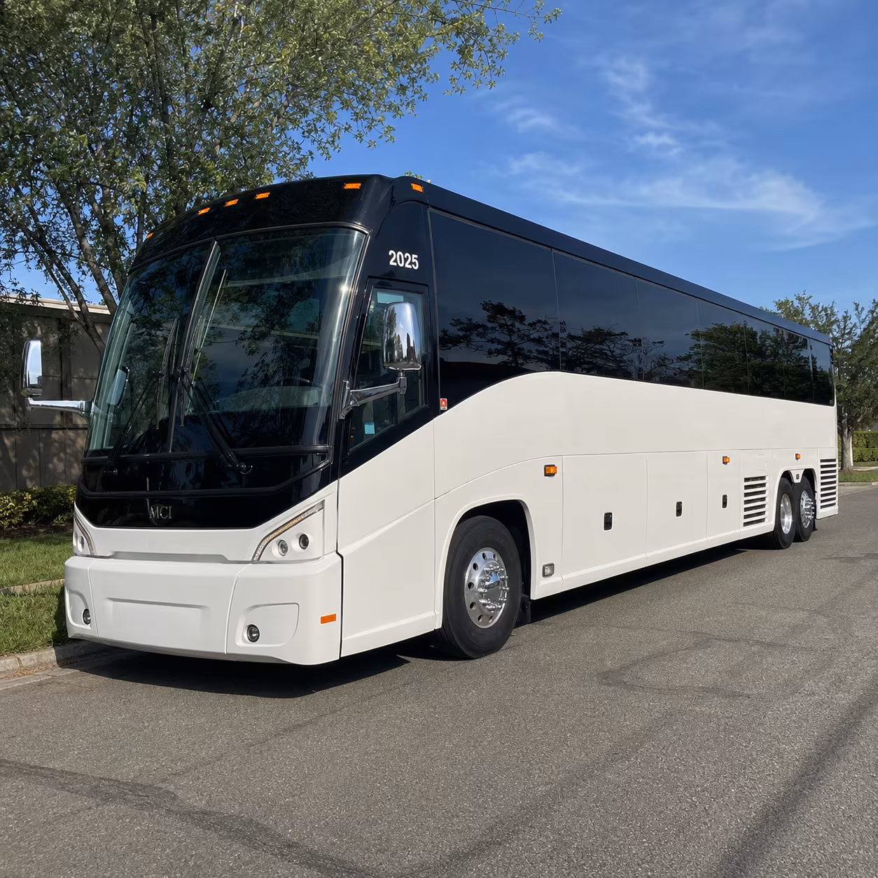 daily commuter shuttle buses along the i 494 and mn 610 corridors