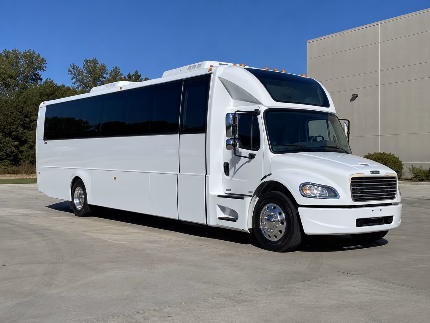 maple grove 28 passenger party bus
