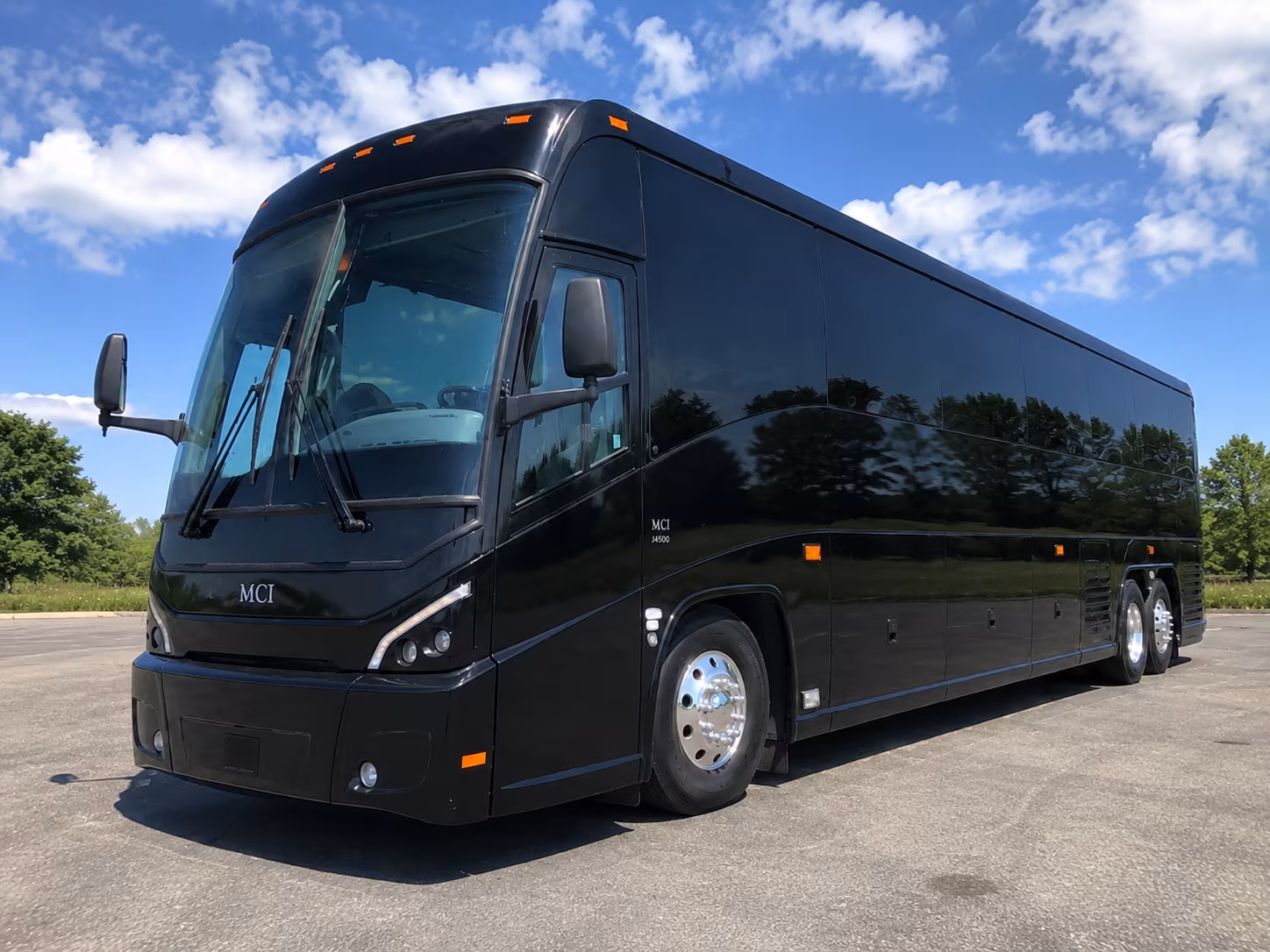 maple grove charter buses for long distance trips to chicago and the midwest